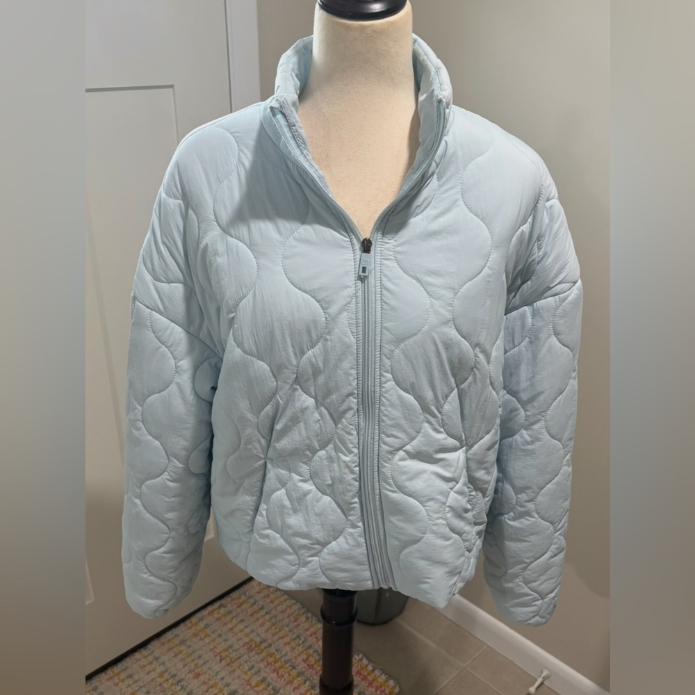 Avalanche Women's Sky Blue Quilted Puffer Jacket.  NWOT